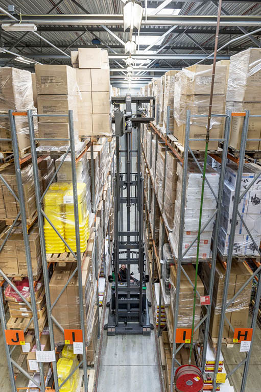 Neuer VNA-Truck